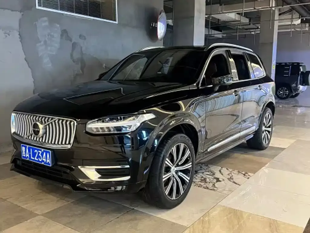Volvo XC90 — фото 1