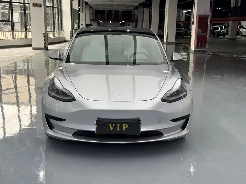 Tesla Model 3 — фото 7