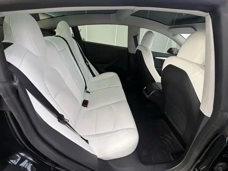 Tesla Model 3 — фото 3