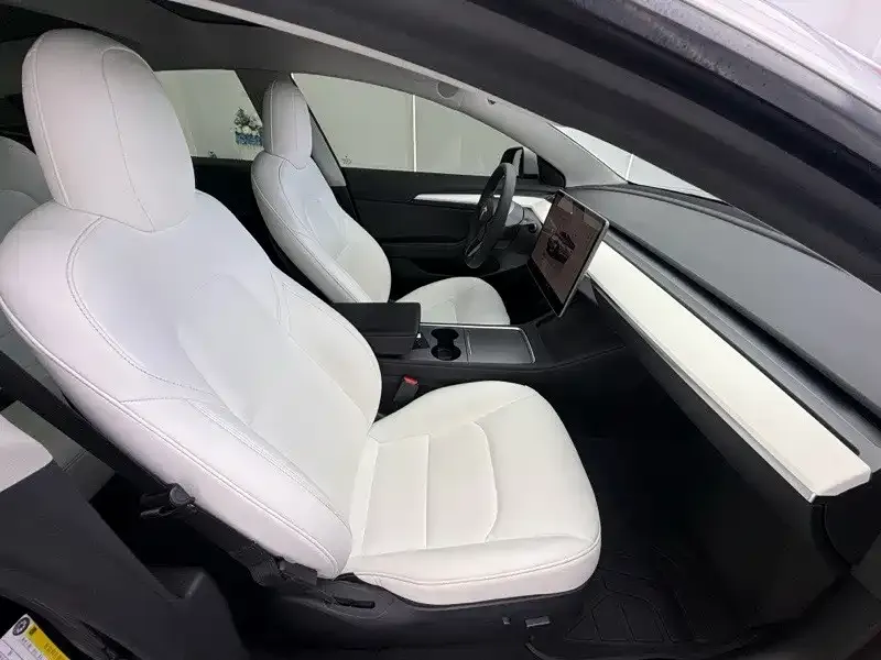Tesla Model 3 — фото 10