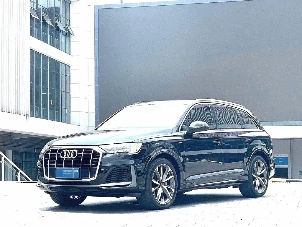 Audi Q7 — фото 1