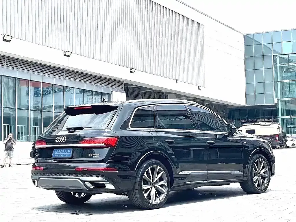 Audi Q7 — фото 4