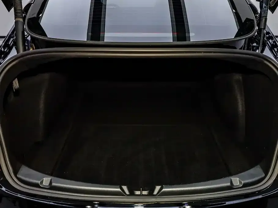 Tesla Model 3 — фото 9