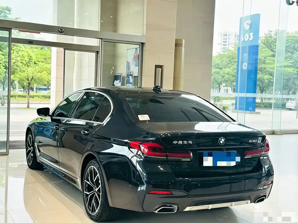 BMW 5 Series — фото 4