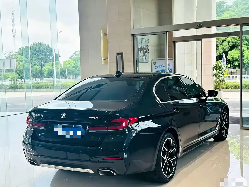 BMW 5 Series — фото 3