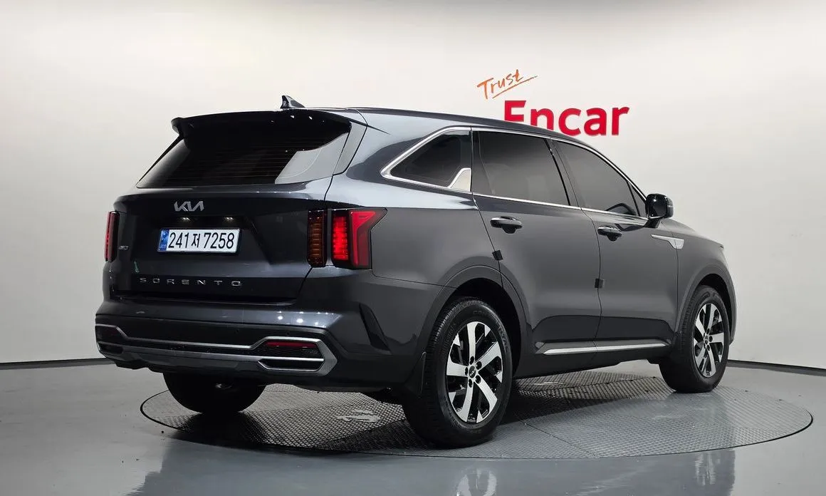 Kia Sorento — фото 4