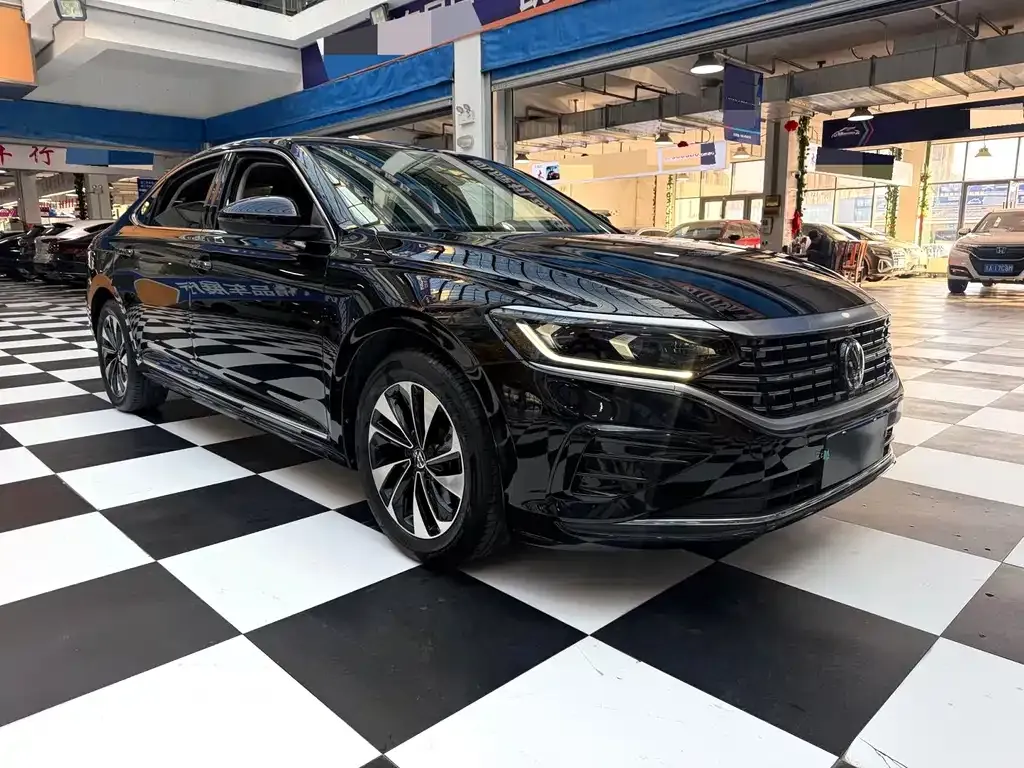 Volkswagen Passat — фото 7