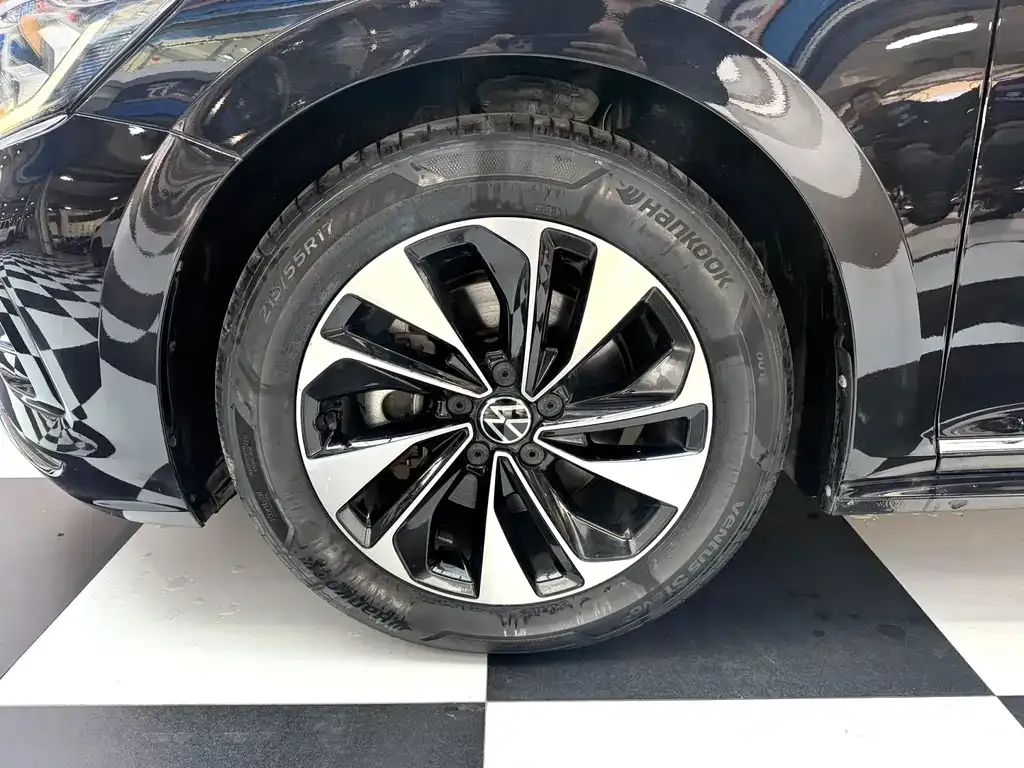 Volkswagen Passat — фото 8