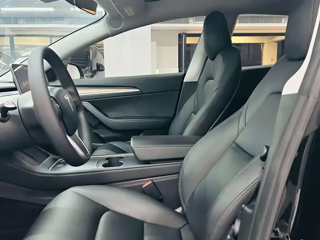 Tesla Model 3 — фото 7