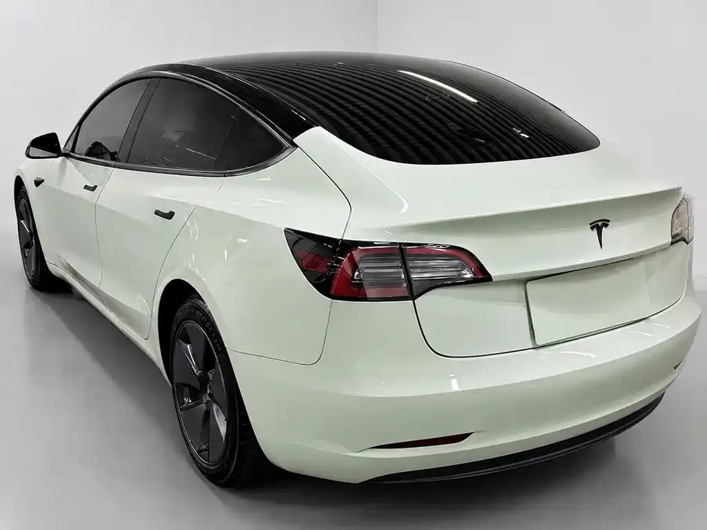 Tesla Model 3 — фото 9
