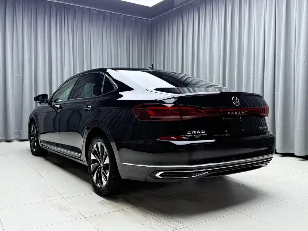 Volkswagen Passat — фото 4