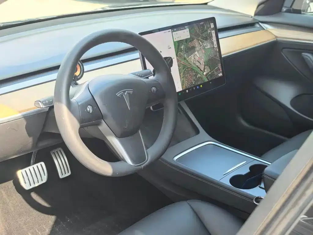 Tesla Model 3 — фото 6