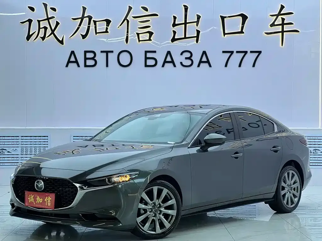 Mazda 3 Axela — фото 1