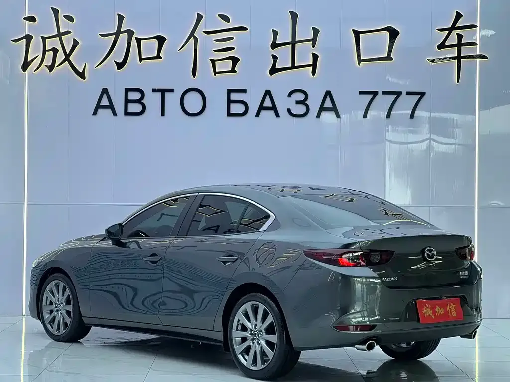 Mazda 3 Axela — фото 10