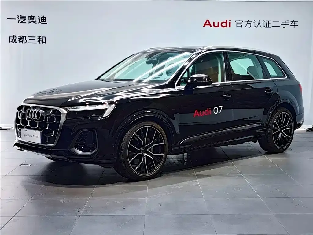 Audi Q7 — фото 1