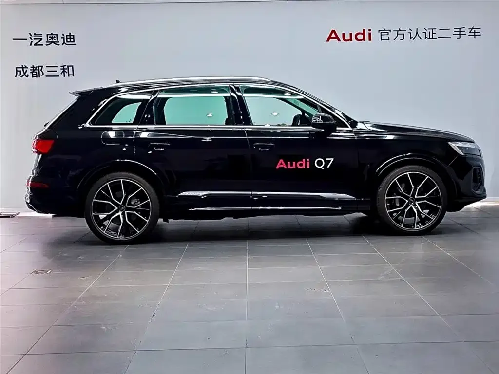 Audi Q7 — фото 10
