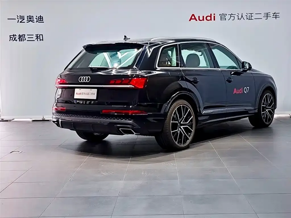 Audi Q7 — фото 7