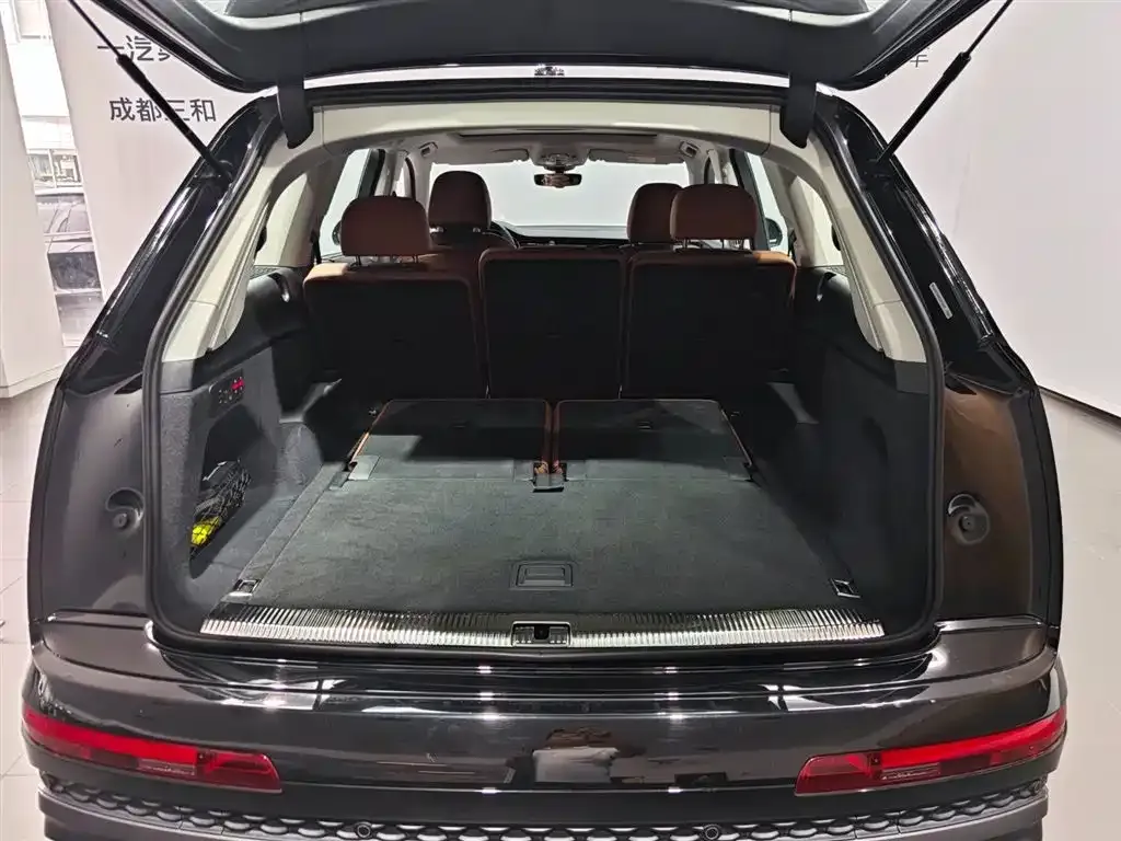 Audi Q7 — фото 6
