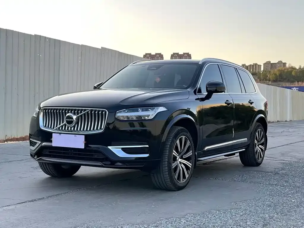 Volvo XC90 — фото 1