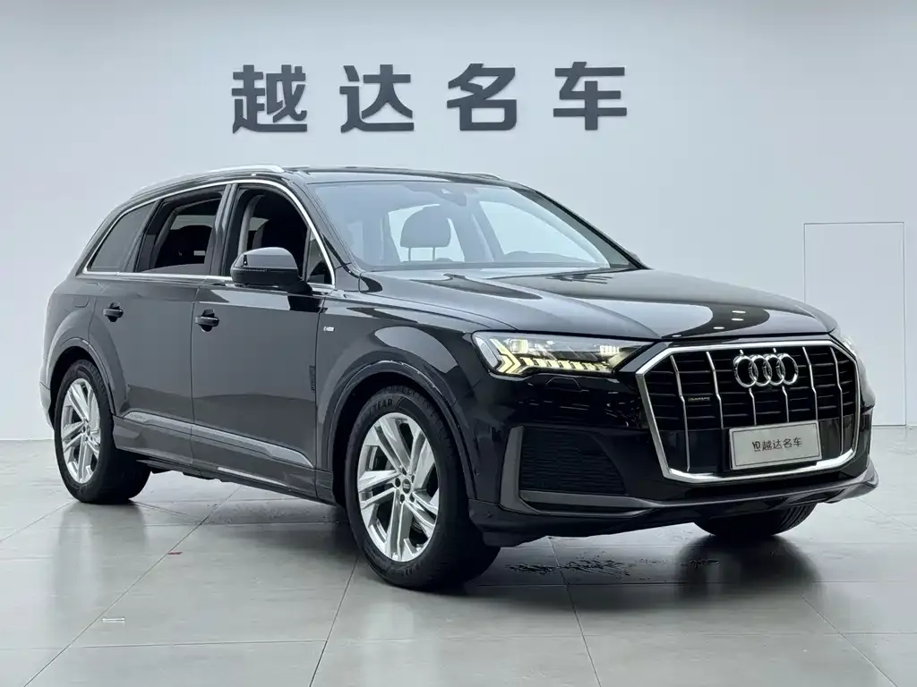 Audi Q7 — фото 10