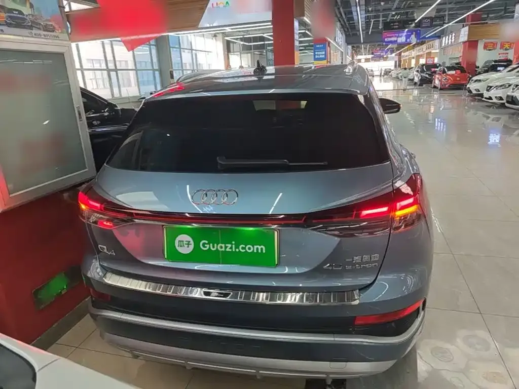 Audi Q4 e-tron — фото 3