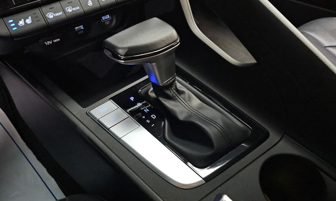 Hyundai AVANTE — фото 10