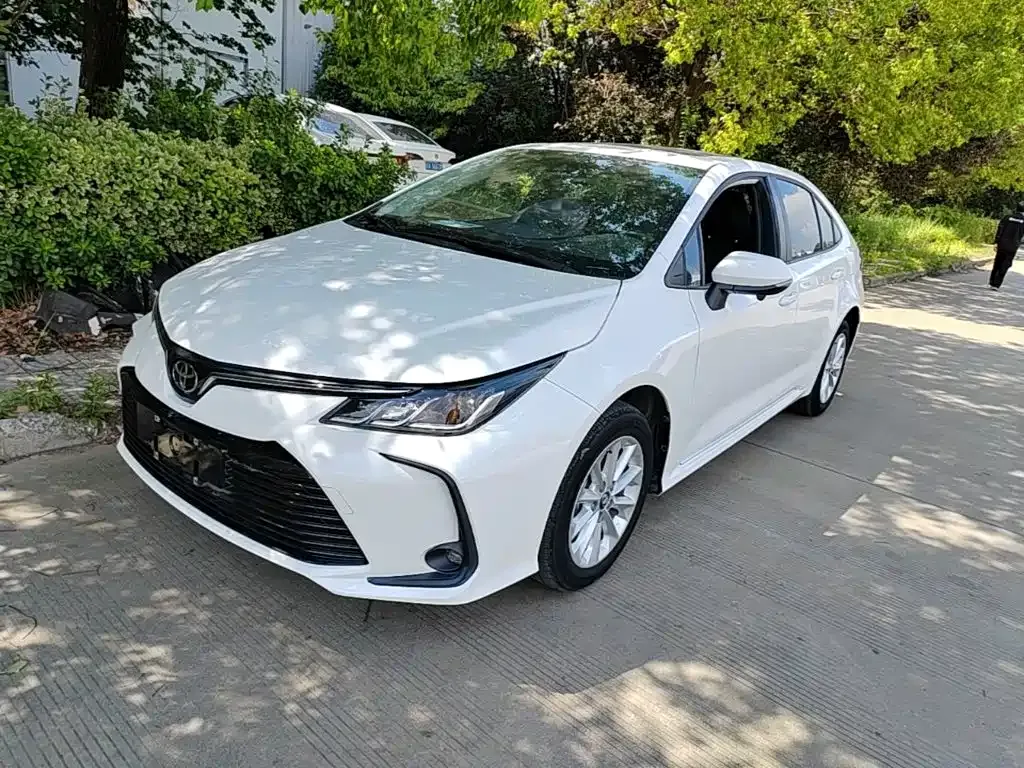 Toyota Corolla — фото 3