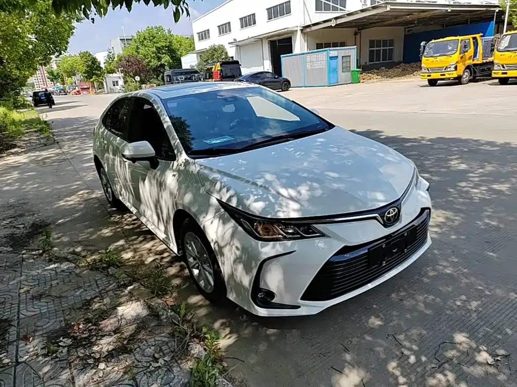 Toyota Corolla — фото 4
