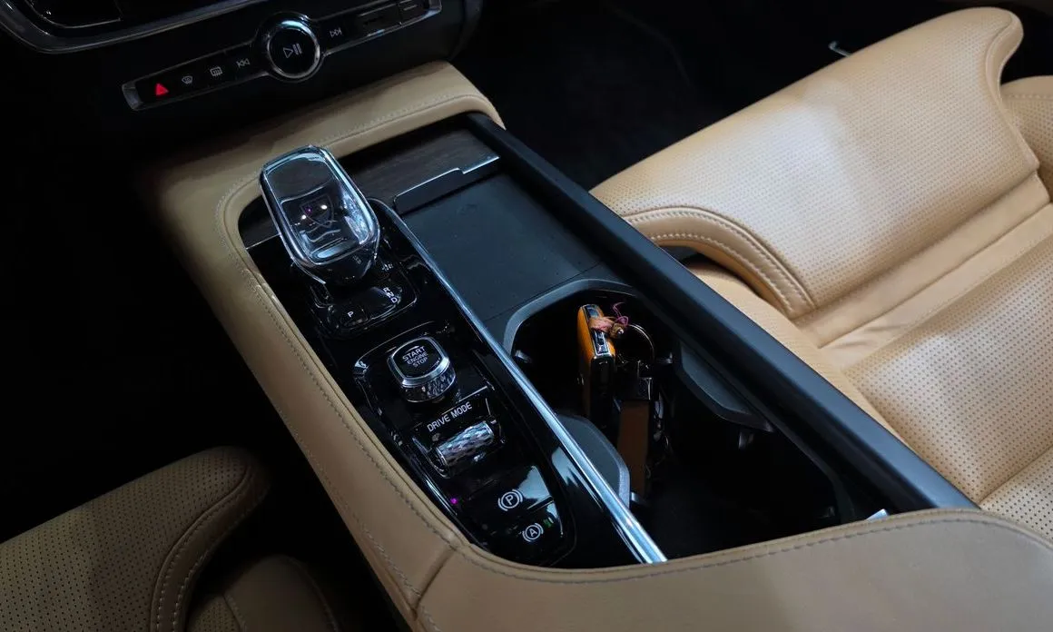Volvo S90 — фото 10