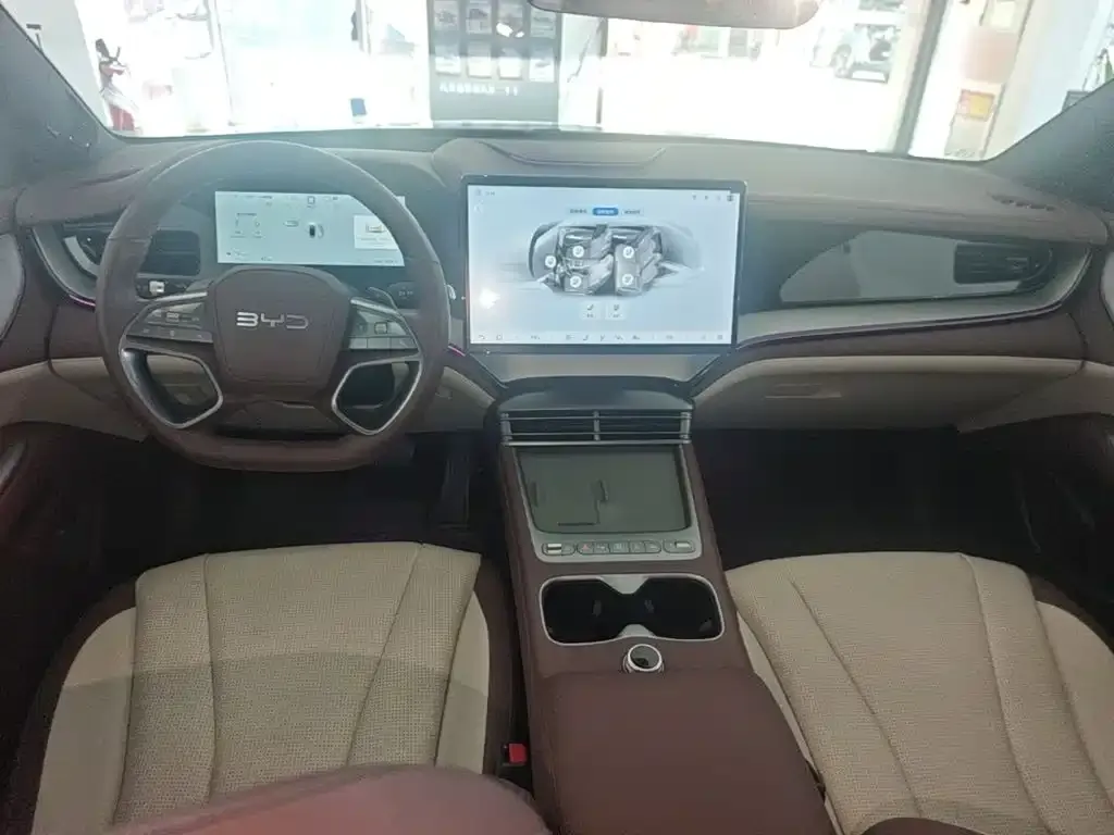 BYD Seal 07 DM-i — фото 10
