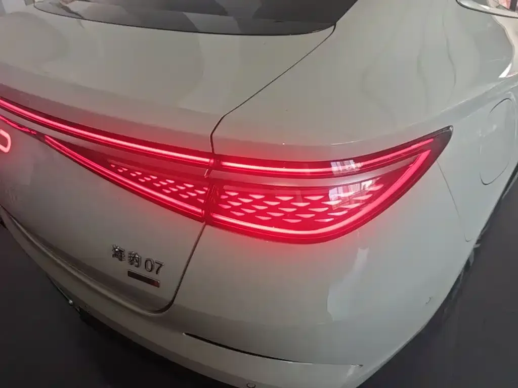 BYD Seal 07 DM-i — фото 3