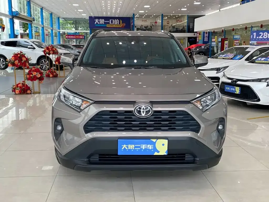 Toyota RAV4 — фото 3