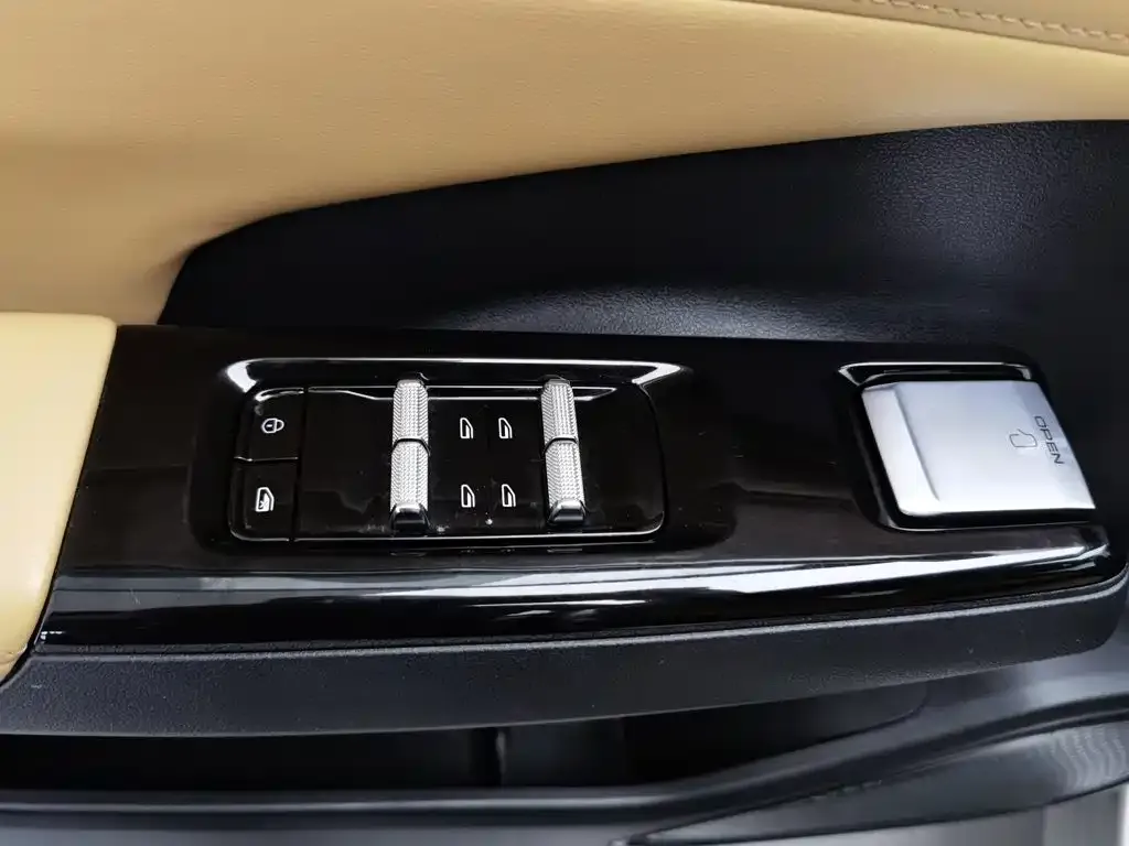 Geely Galaxy L7 — фото 8