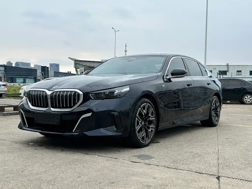 BMW 5 Series — фото 2