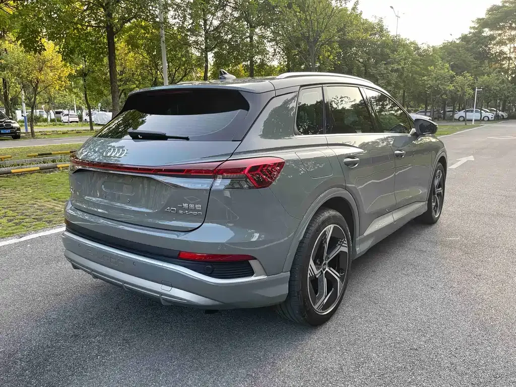 Audi Q4 e-tron — фото 10