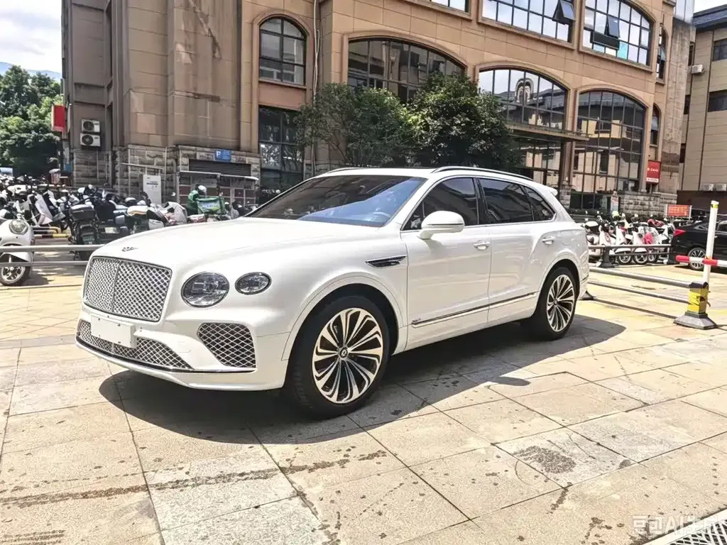 Bentley Bentayga PHEV — фото 1