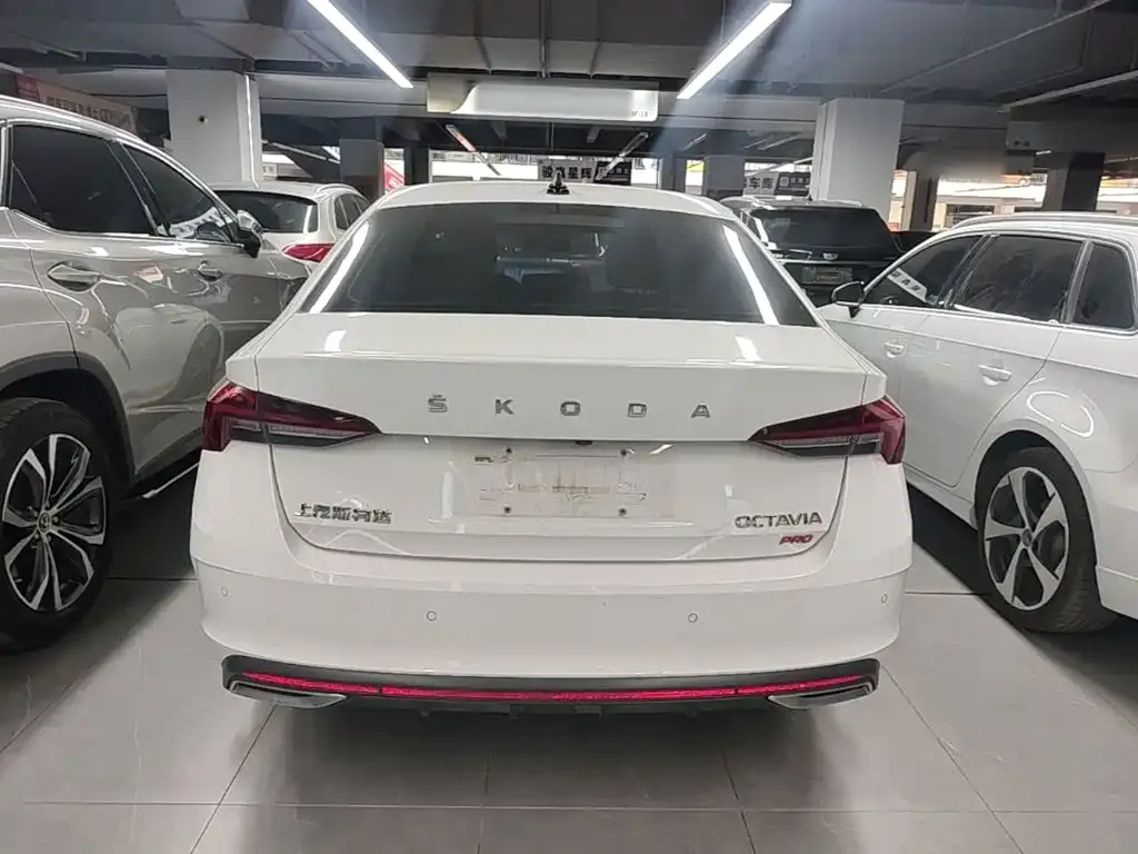 Skoda Octavia — фото 9