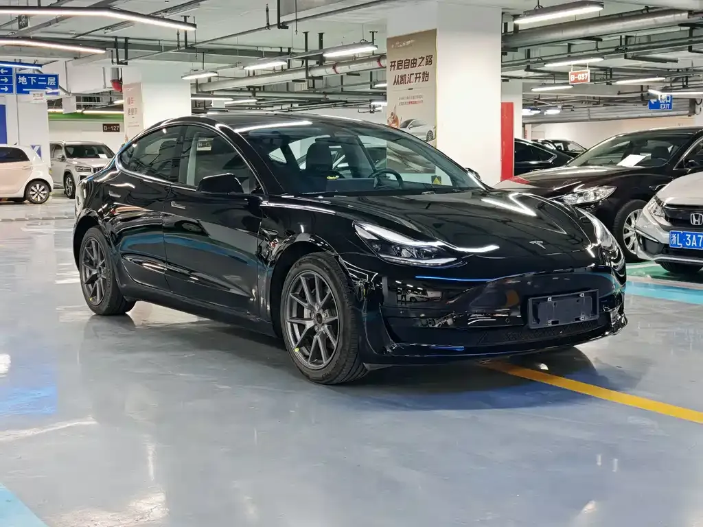 Tesla Model 3 — фото 6