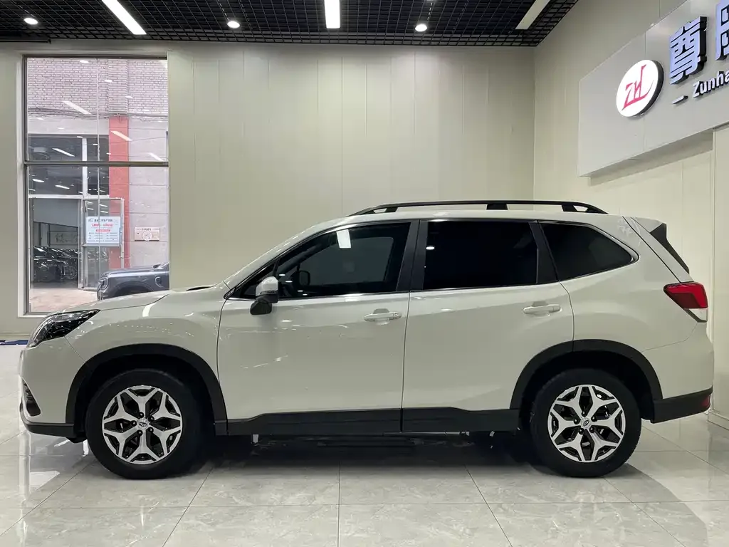 Subaru Forester — фото 4