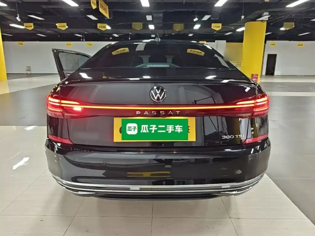 Volkswagen Passat — фото 8