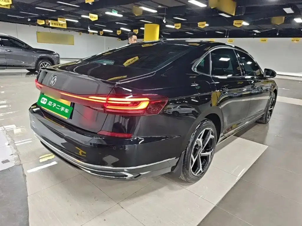 Volkswagen Passat — фото 10