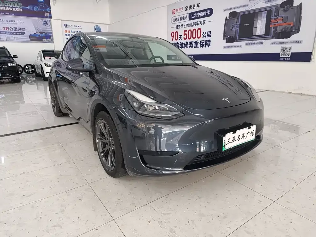 Tesla Model Y — фото 8