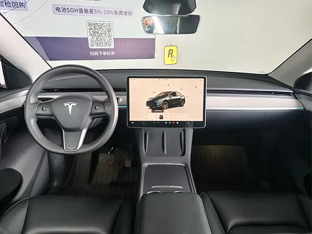 Tesla Model Y — фото 2