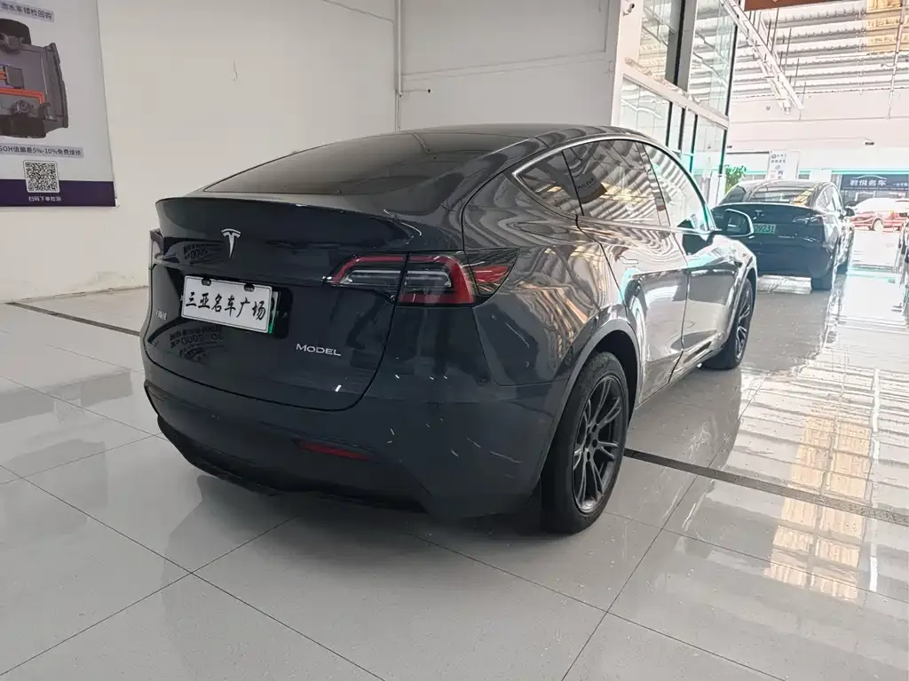 Tesla Model Y — фото 5