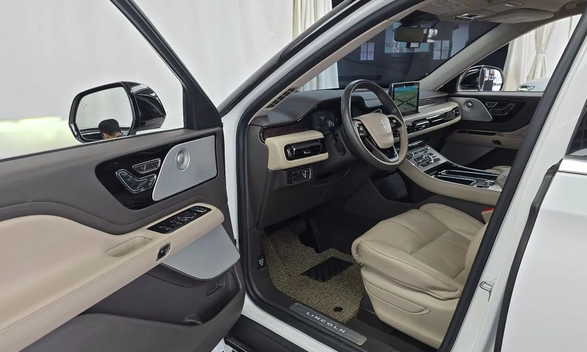 Lincoln Aviator — фото 10