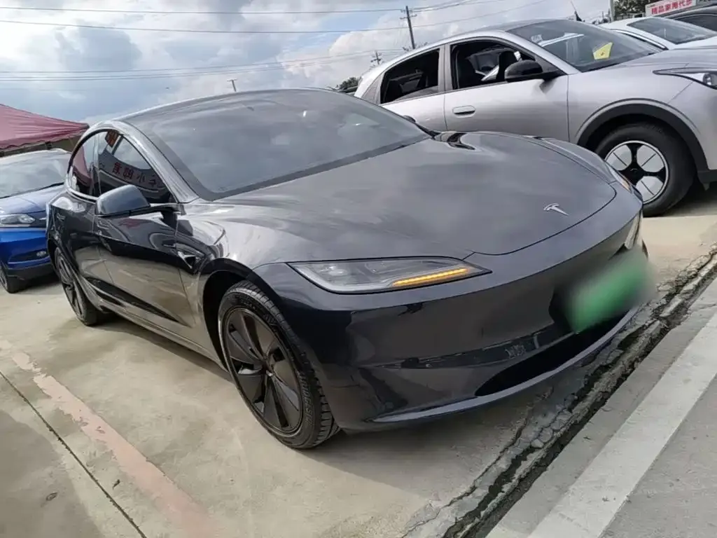 Tesla Model 3 — фото 8