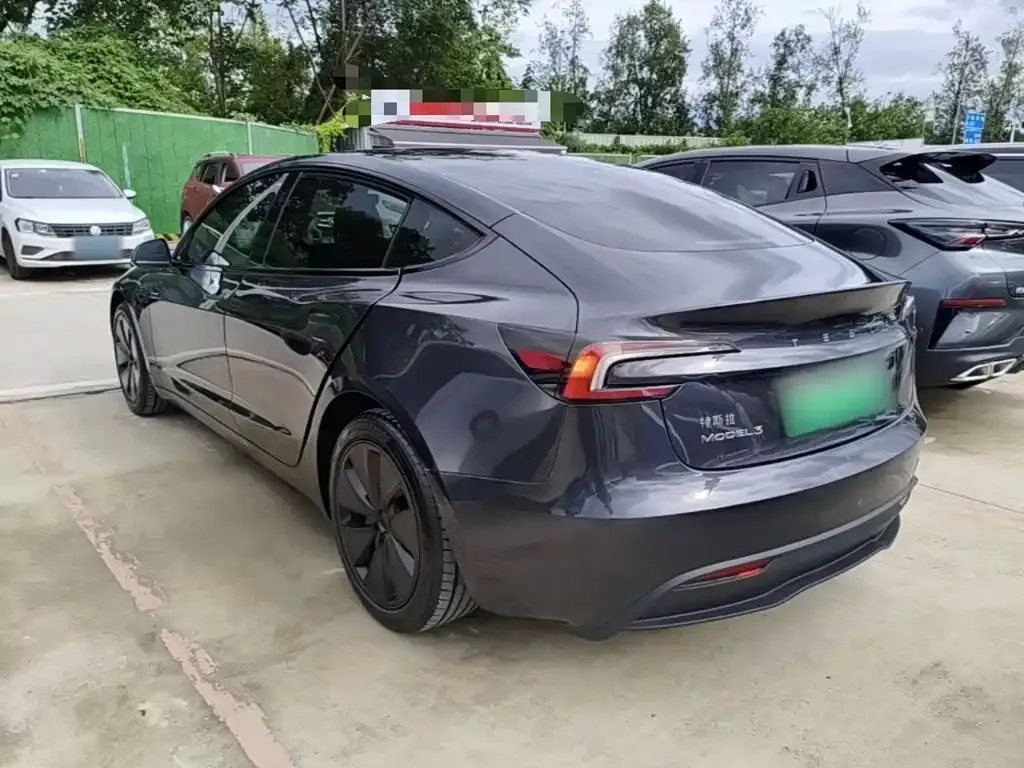Tesla Model 3 — фото 5