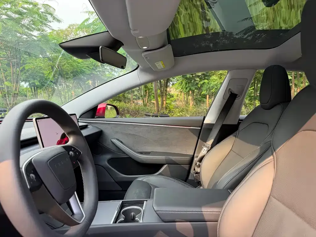 Tesla Model 3 — фото 4