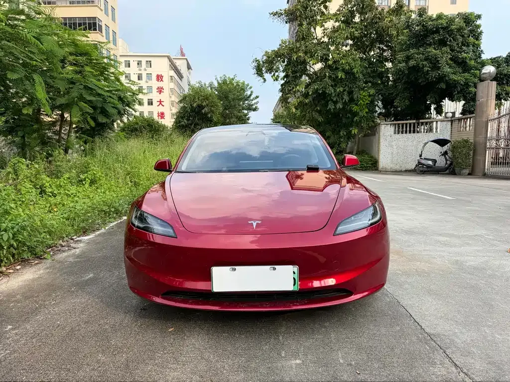 Tesla Model 3 — фото 8