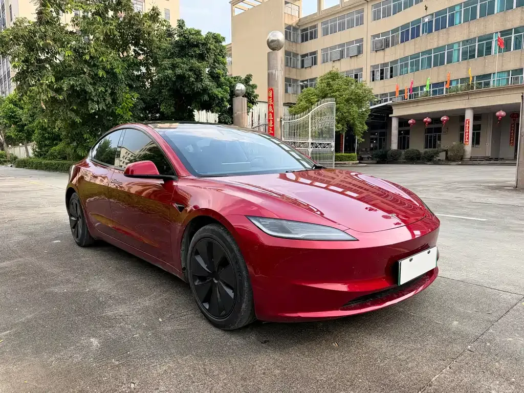 Tesla Model 3 — фото 6